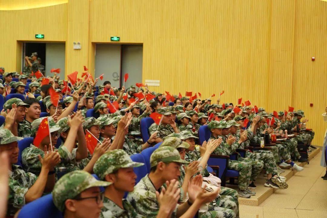 机智问答网页-解答你的疑问-大学生摆摊创业会被人看不起吗?专家